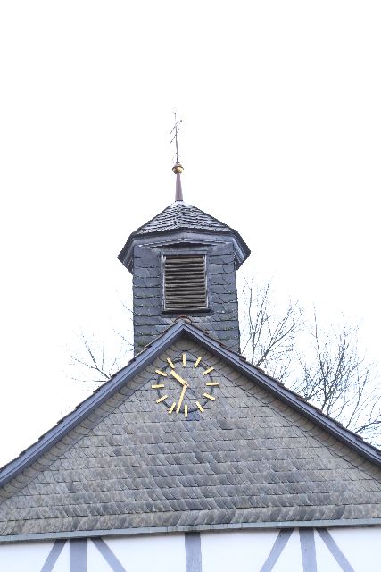 Ansichten der Allerheiligen-Kapelle in Capellenhagen