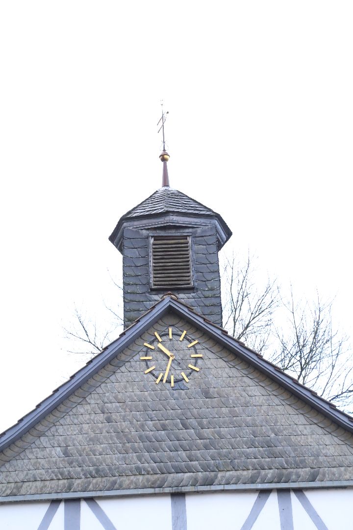 Ansichten der Allerheiligen-Kapelle in Capellenhagen