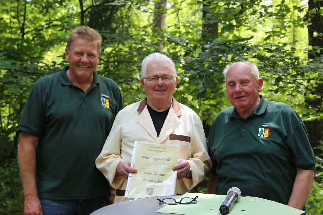 Zum 50 jährigen Jubiläum gratuliert der KV Coppengrave dem Heimat und Verkehrsverein "Hilsmulde"