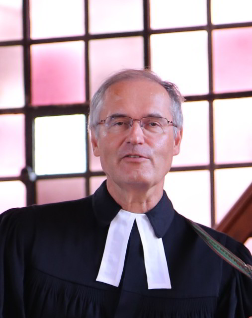 Pastor Podszus predigt in Weenzen