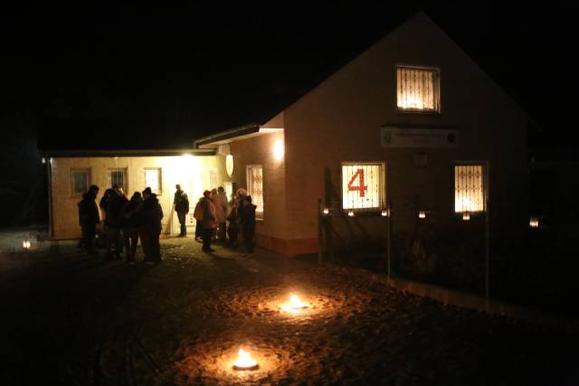 4. Türchen des "Lebendigen Adventskalenders" im Schützenhaus in Duingen
