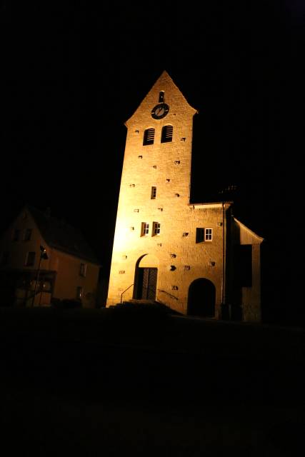 Winterliche Beleuchtung der St. Franziskuskirche endet